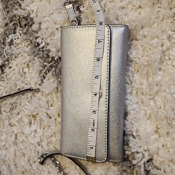 Michael Kors wallet with shoulder strap - Picture 9 of 11
